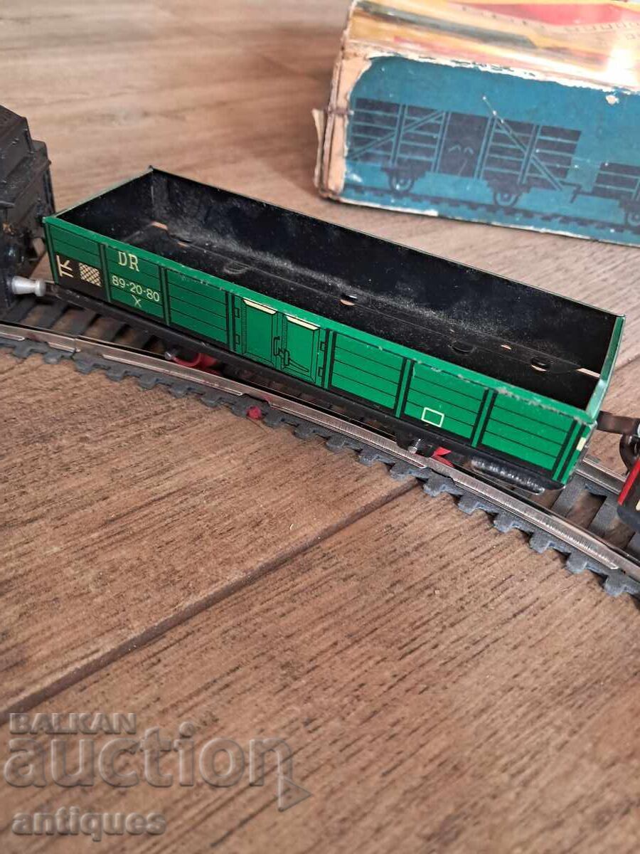 Παλιό γερμανικό τρένο με ράγες - 5