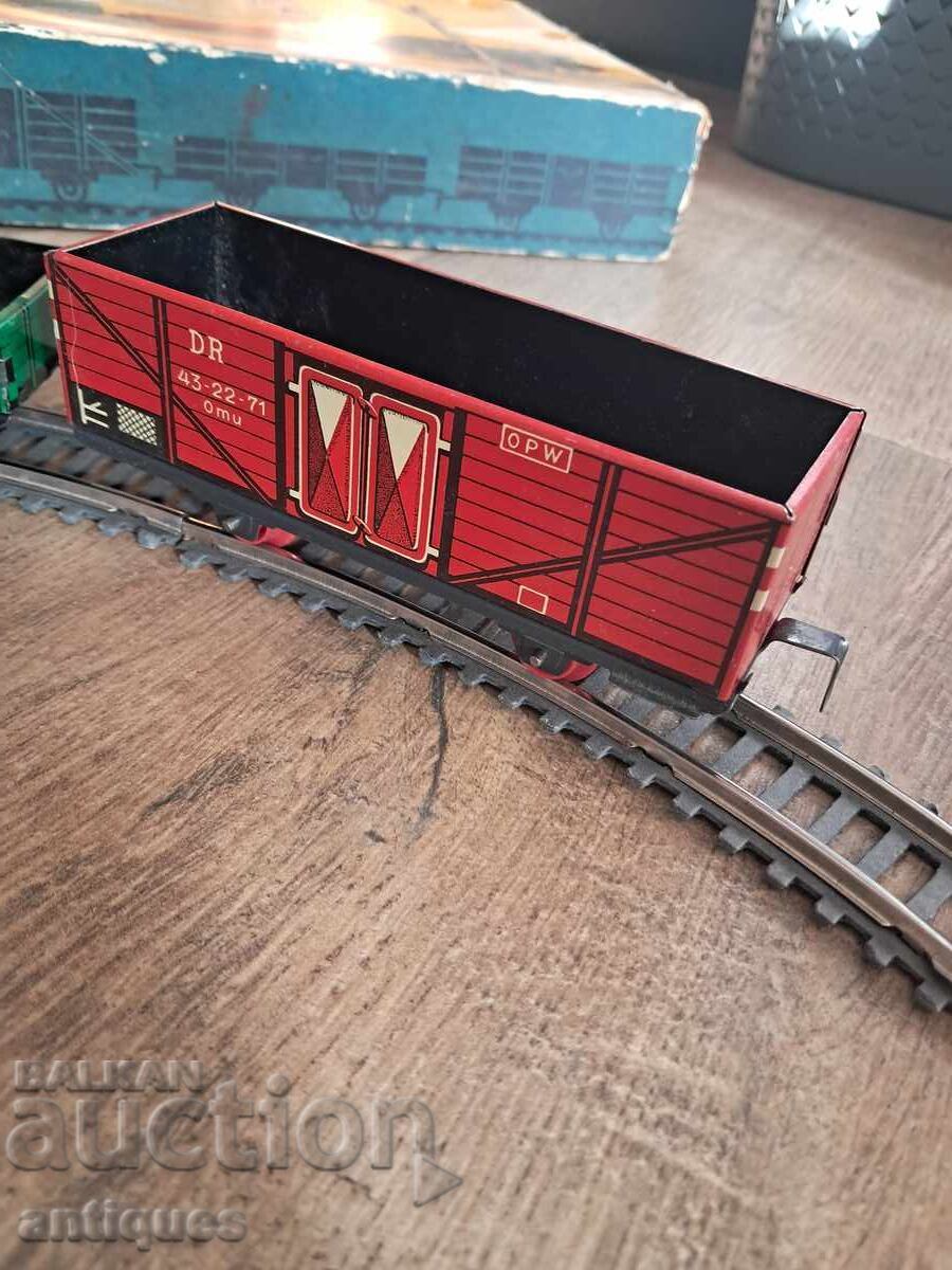 Παλιό γερμανικό τρένο με ράγες - 6