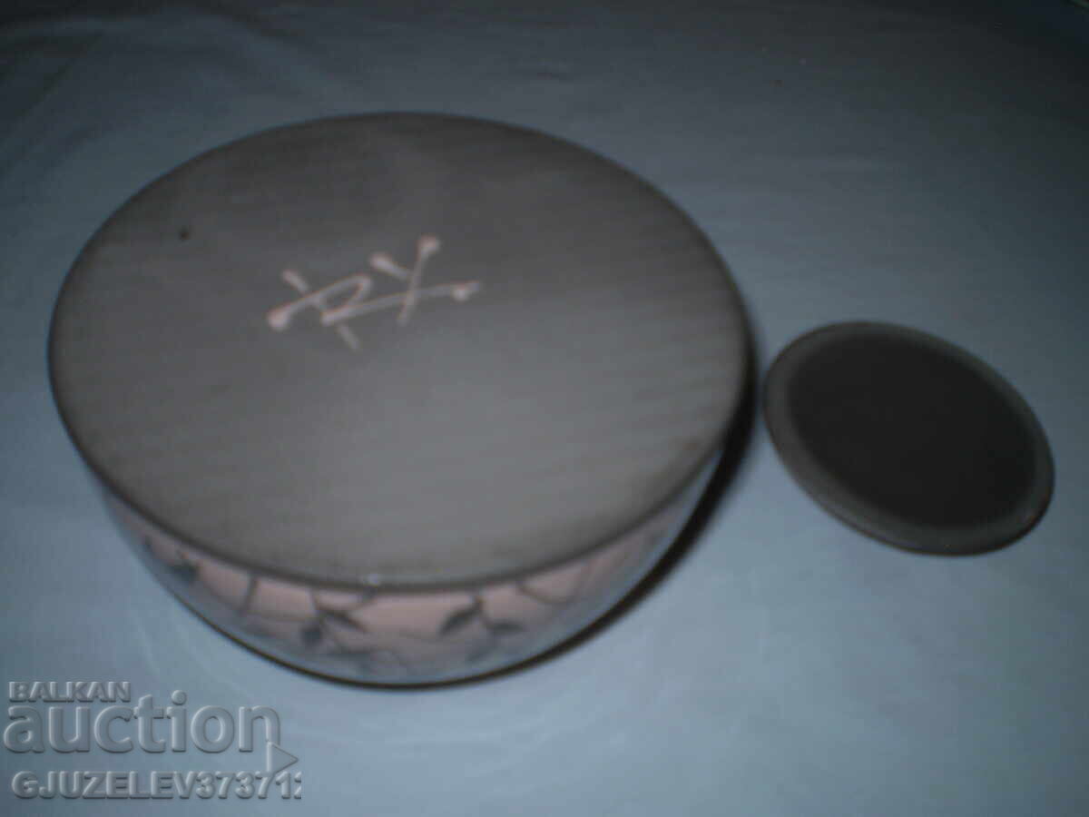 Livrarea Bol ceramic cu capac, culoare roz cu frunze gri, marcaj Livrarea Bol ceramic cu capac, culoare roz cu frunze gri, marcaj