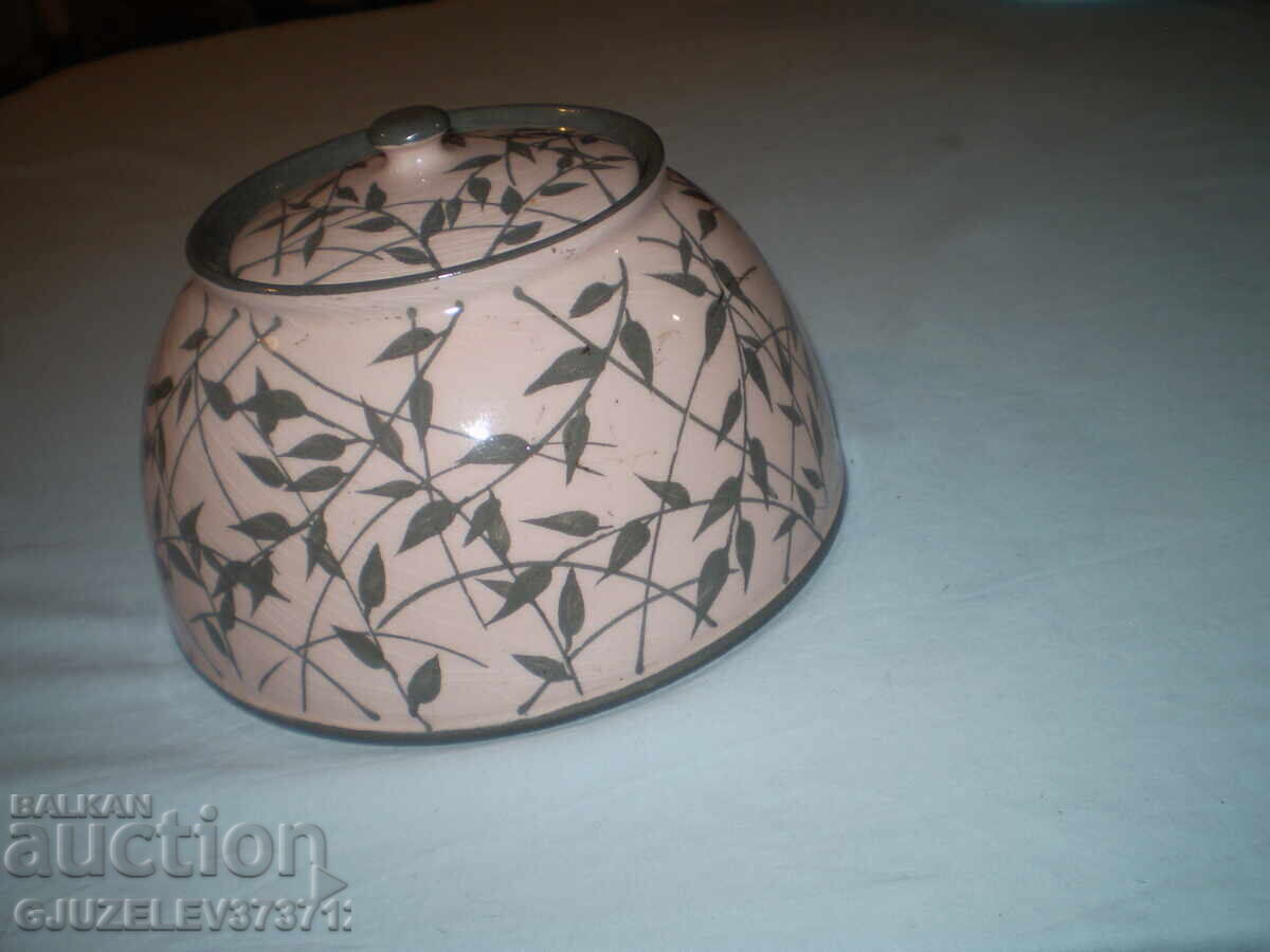 Bol ceramic cu capac, culoare roz cu frunze gri, marcaj Bol ceramic cu capac, culoare roz cu frunze gri, marcaj