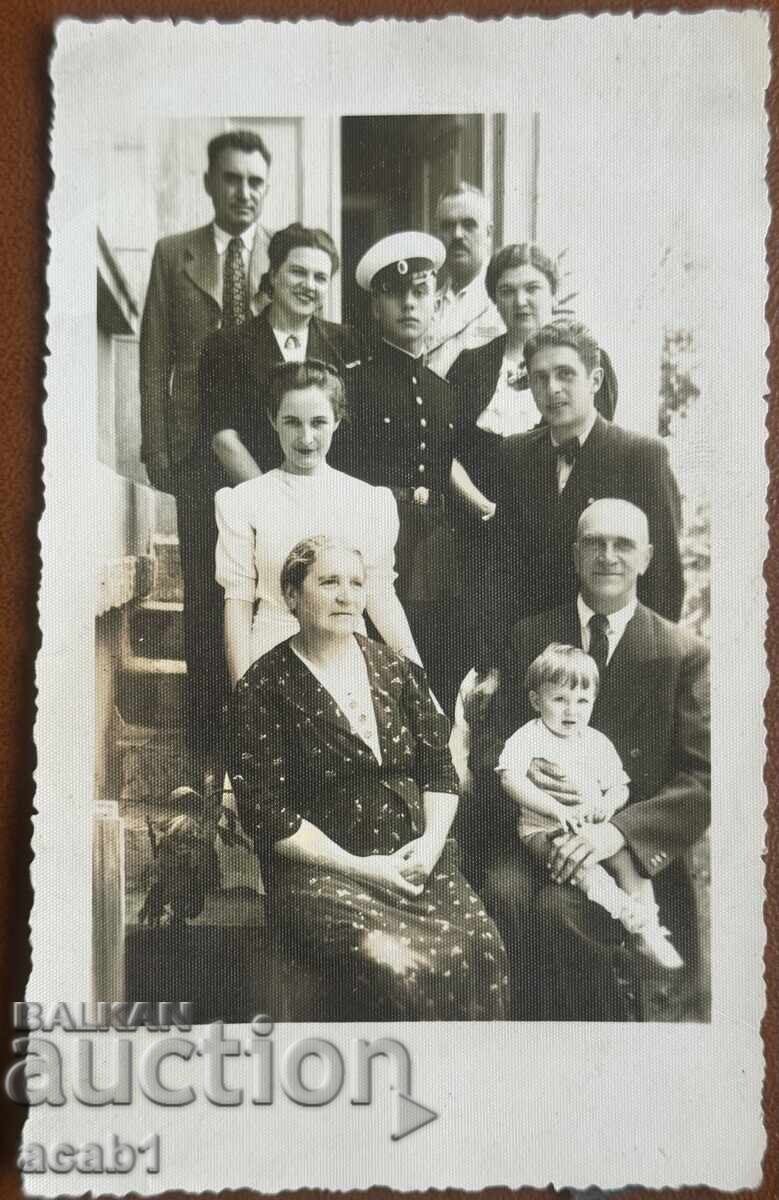 Cadet de școală militară cu familia sa