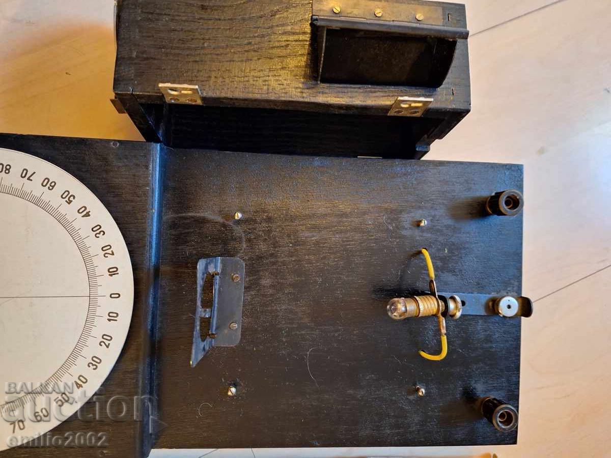 Livrarea Aparat de fizică retro școlar