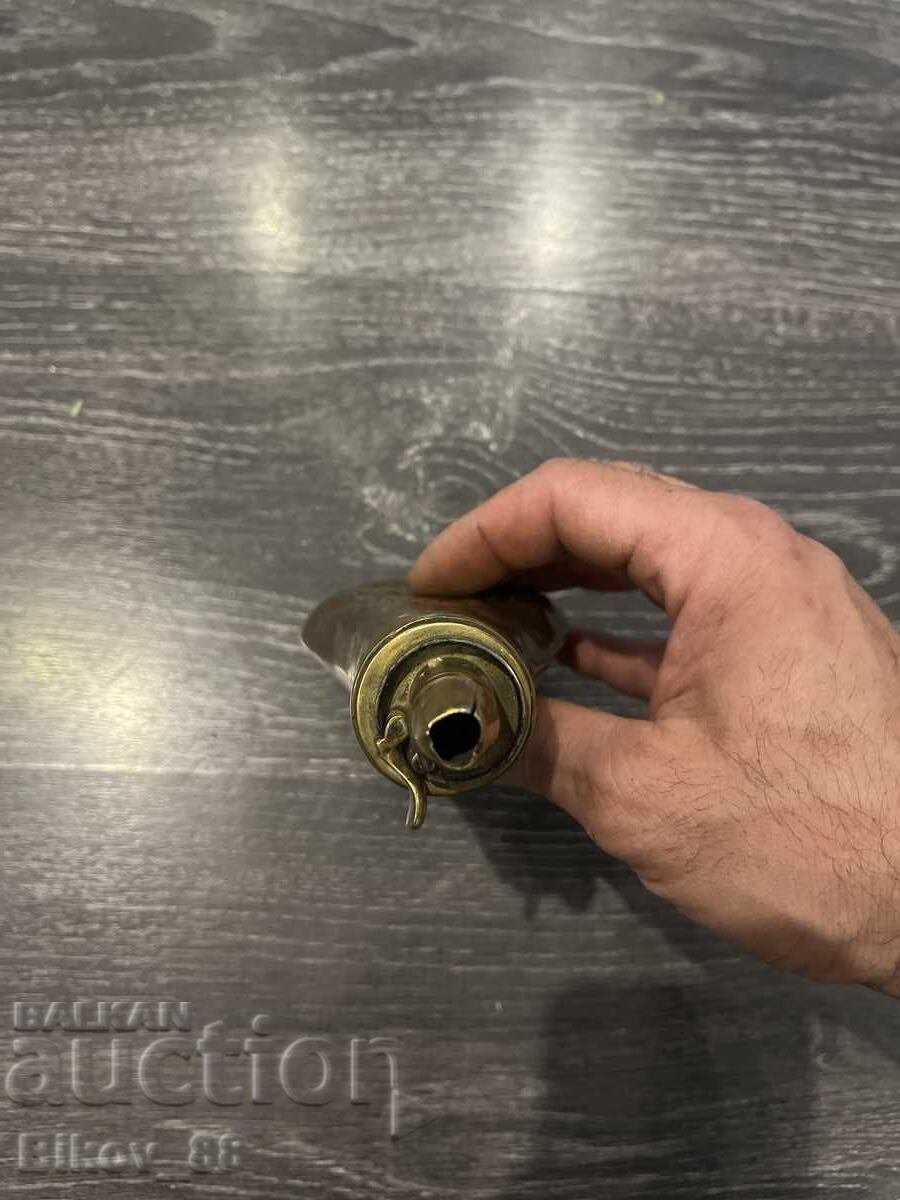 Δημοπρασία Μια πυριτιδαποθήκη Δημοπρασία Μια πυριτιδαποθήκη