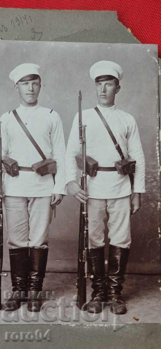 ΣΤΡΑΤΙΩΤΕΣ - ΤΟΥΦΕΚΙΑ - ΞΙΦΟΛΟΓΧΕΣ - 1914 με τιμή € 13.99 | 27.36 BGN