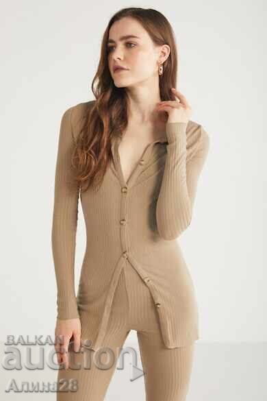 Риза памук ,цвят камел,размер М с цена € 5.00 | 9.78 лв.