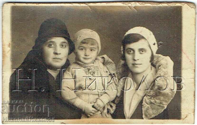 FOTOGRAFIE VECHE DE FAMILIE MINI 68mm x 44mm E868