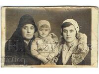 FOTOGRAFIE VECHE DE FAMILIE MINI 68mm x 44mm E868
