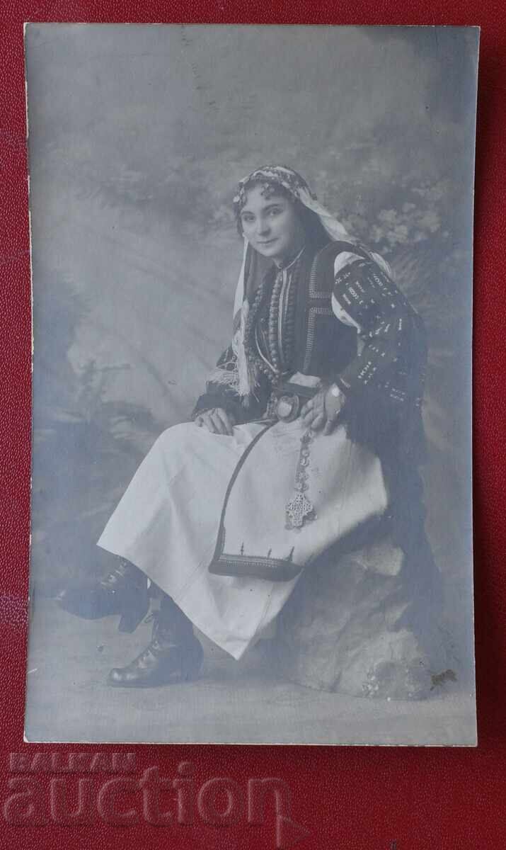 Μακεδονική Λαϊκή Φορεσιά