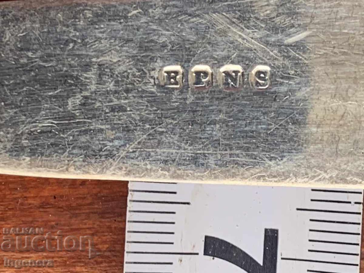 Licitație CUȚIT PENTRU UNT SERVICIAL ARGINTAT MARCĂ ORNAMENTAȚIE - ANGLIA