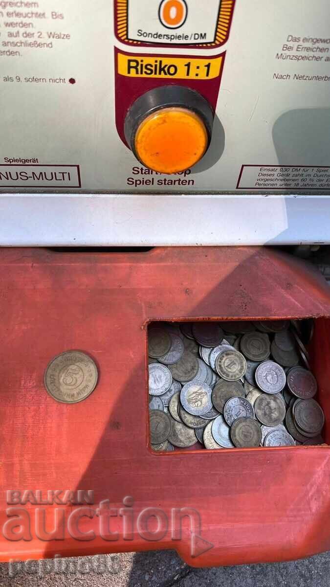 Old Electronic Game Rotating Vending Machine with price € 99.00 | 193.63 BGN Old Electronic Game Rotating Vending Machine with price € 99.00 | 193.63 BGN