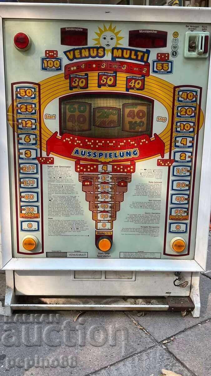 Old Electronic Game Rotating Vending Machine Old Electronic Game Rotating Vending Machine