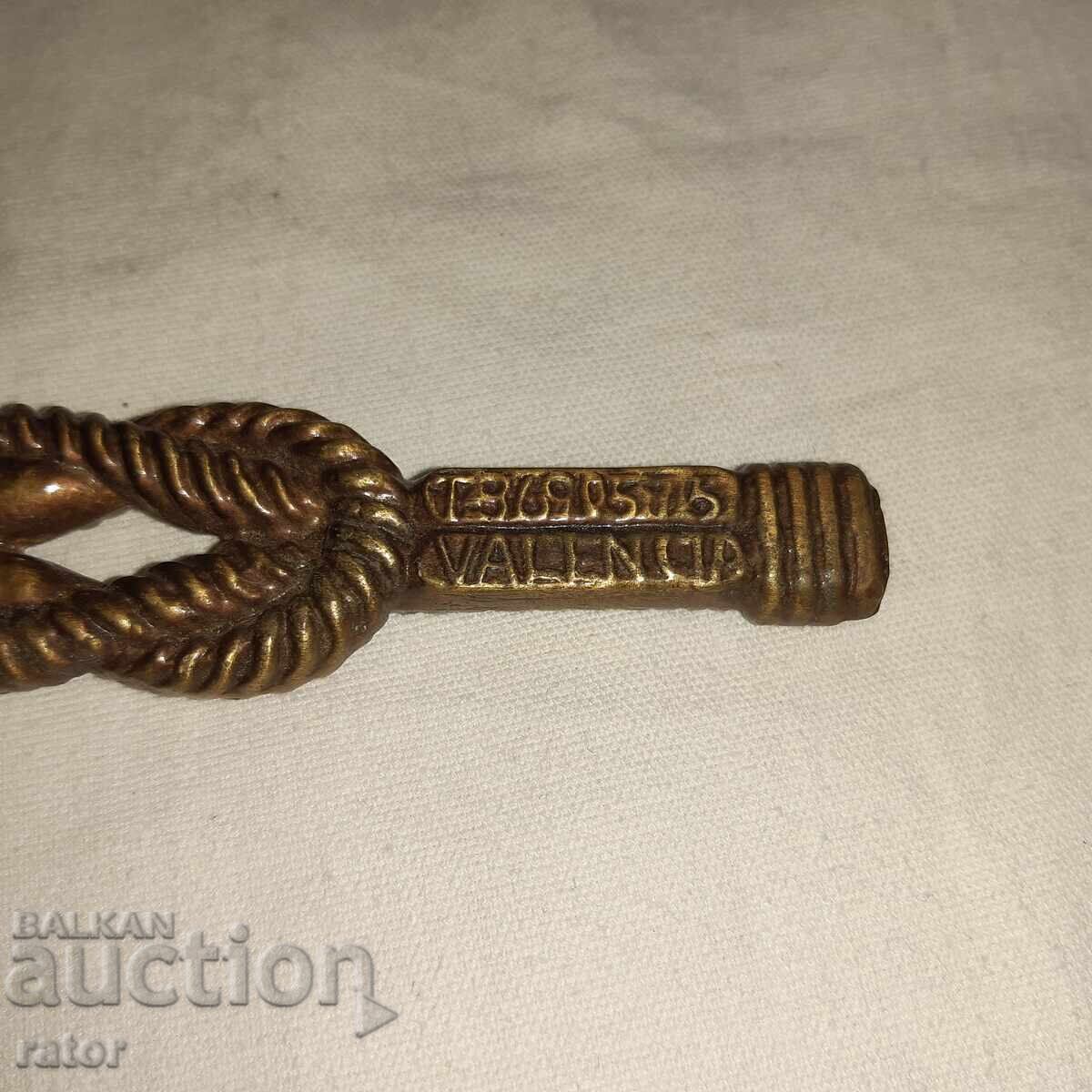 Vechi deschizător de sticle din bronz VALENCIA - 5