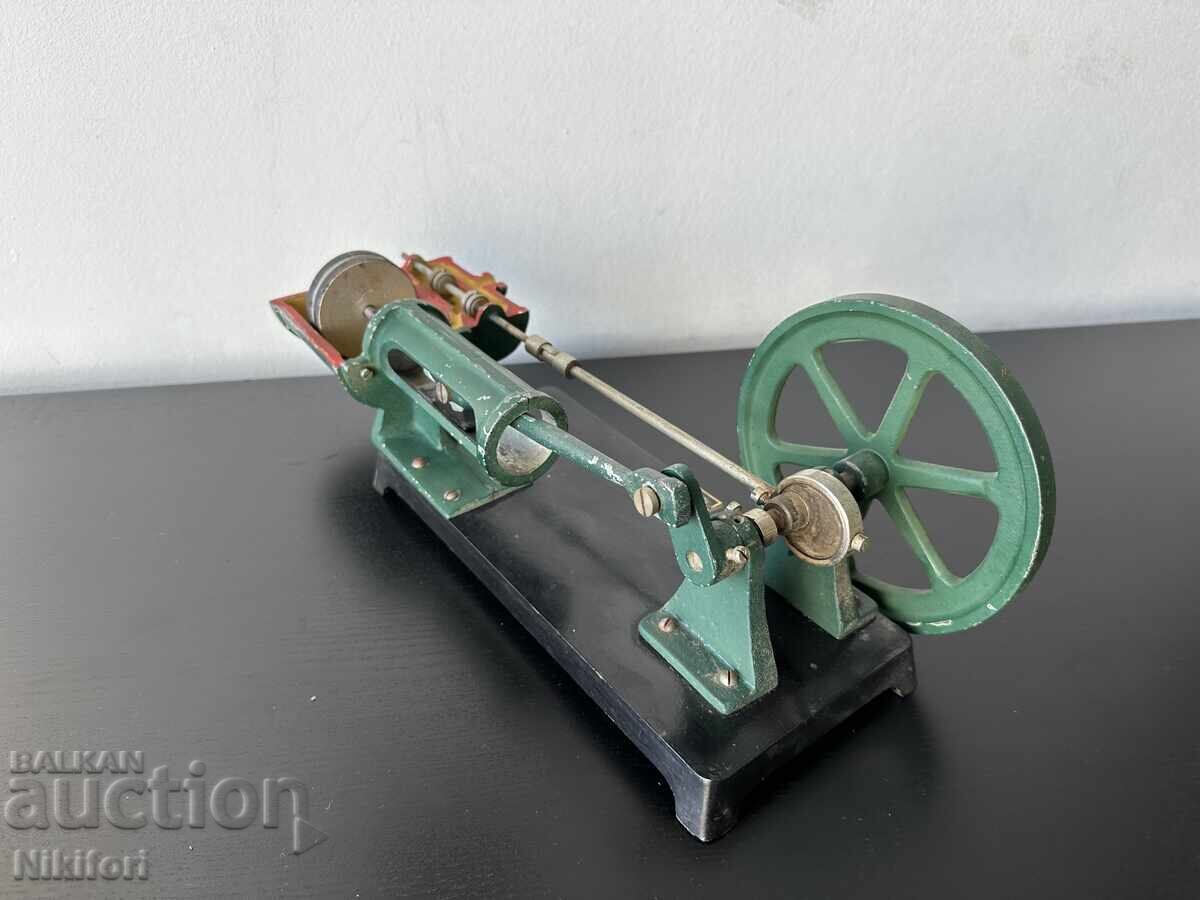 Model didactic social de motor cu abur 1961 cu preț € 115.00 | 224.92 BGN