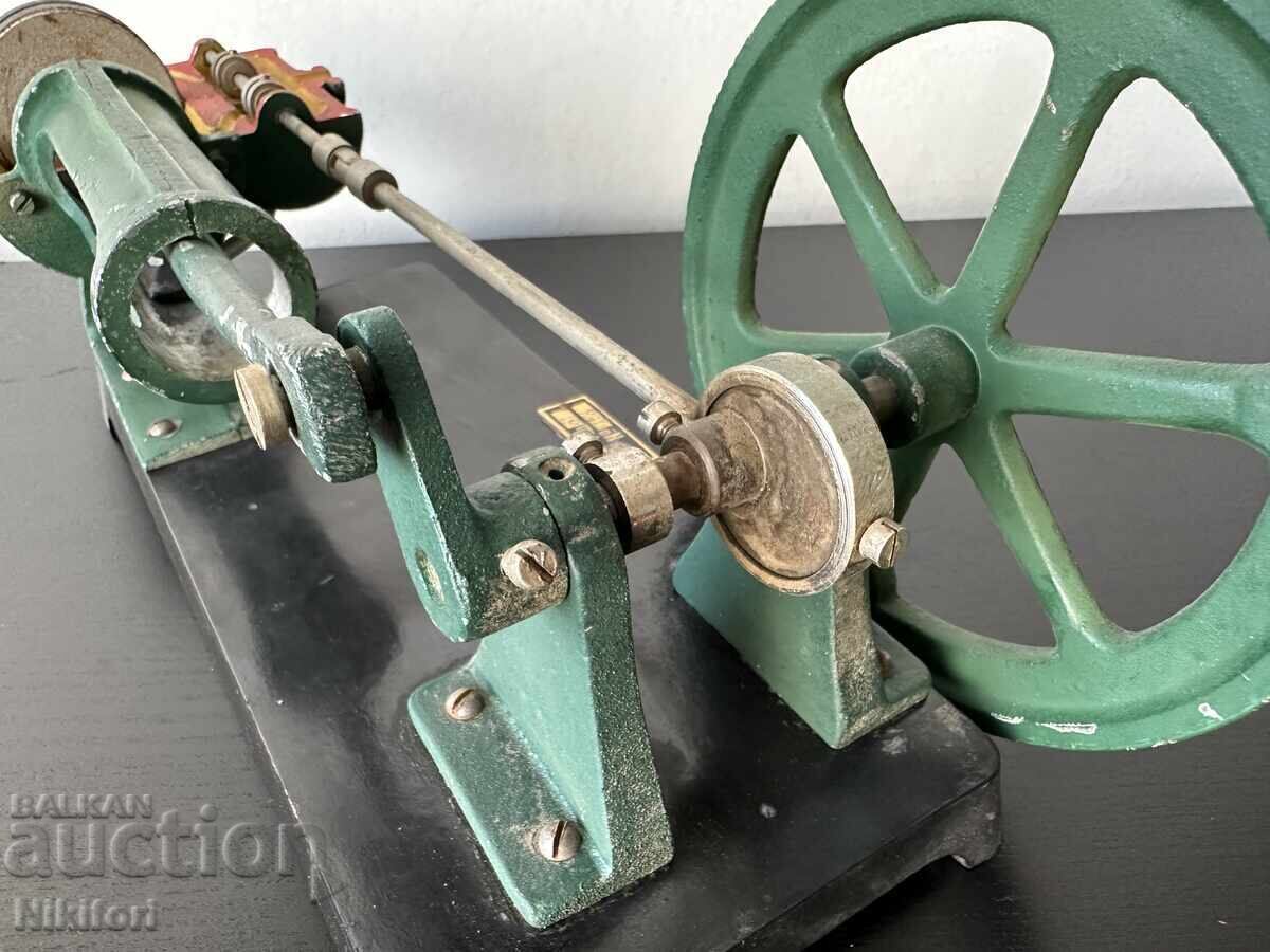 Model didactic social de motor cu abur 1961 - 5