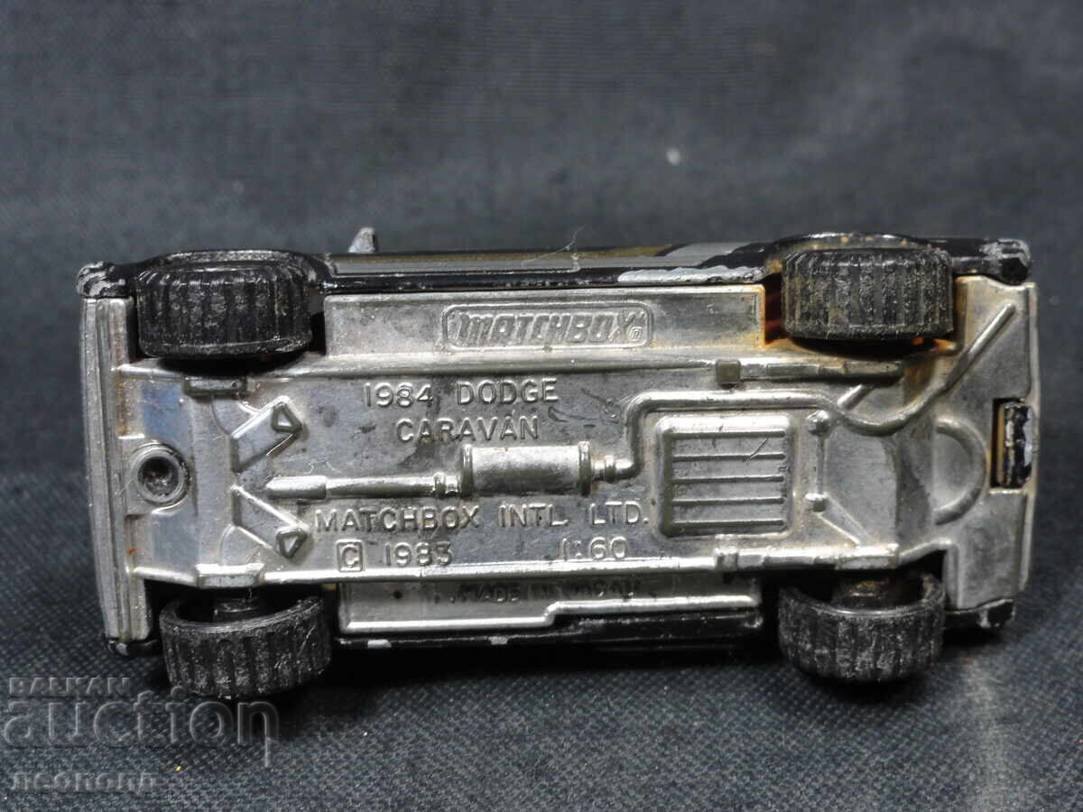 VECHIĂ CĂRUȚĂ METALICĂ RETRO DODGE CARAVAN MATCHBOX MACAU - 6