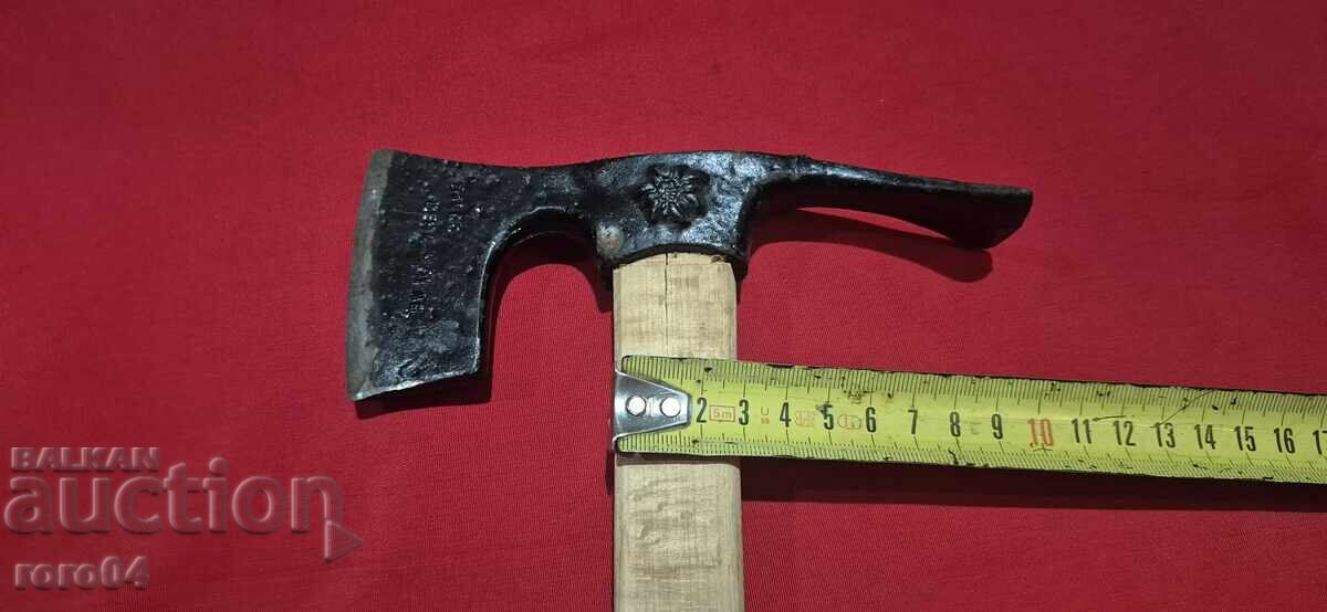 Livrarea EDELWEISS - TOPORIȘCĂ TURISTICĂ - PICIOR DE GHEAȚĂ Livrarea EDELWEISS - TOPORIȘCĂ TURISTICĂ - PICIOR DE GHEAȚĂ