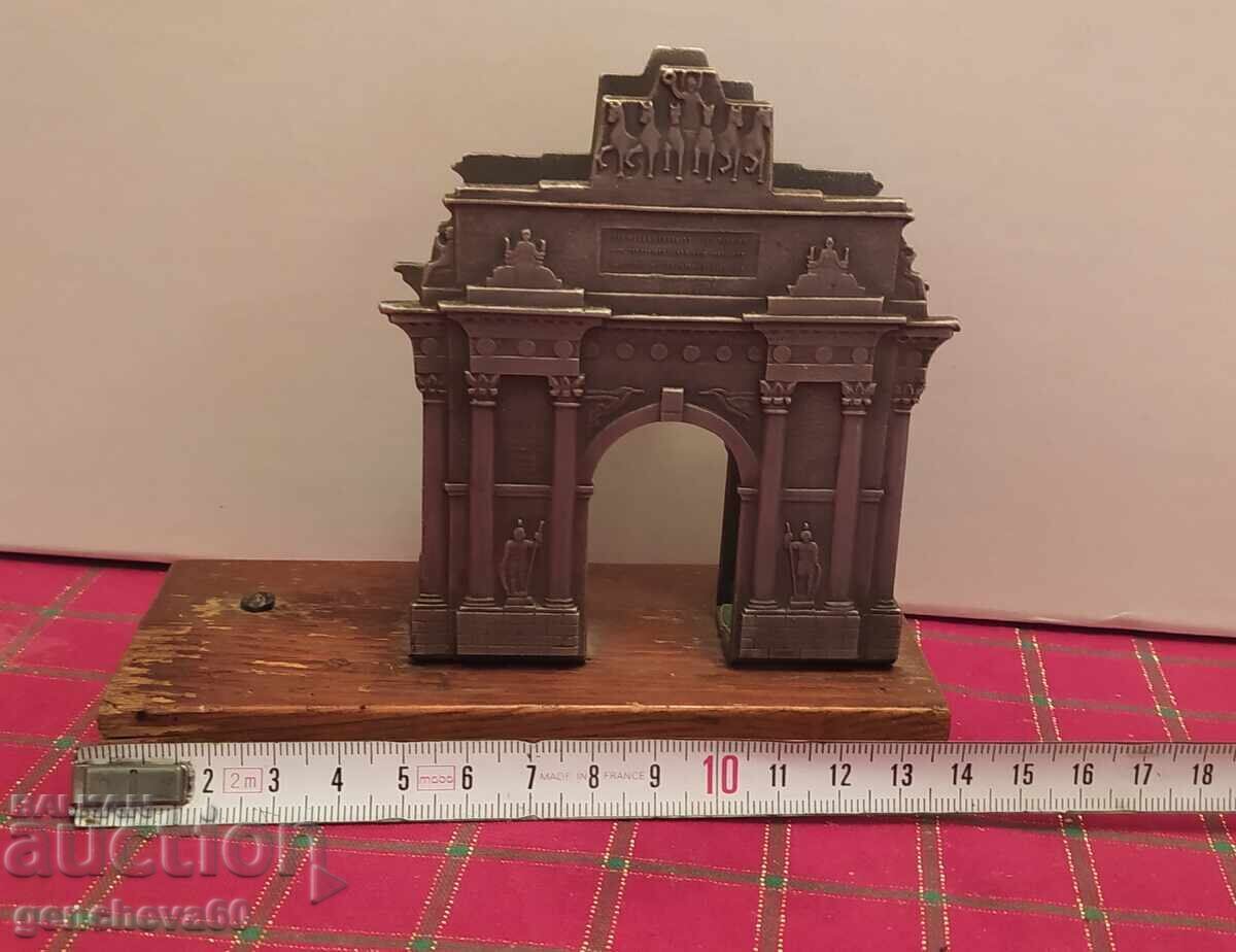 Livrarea Veche statuetă rusească „Arcul de Triumf” Moscova Livrarea Veche statuetă rusească „Arcul de Triumf” Moscova