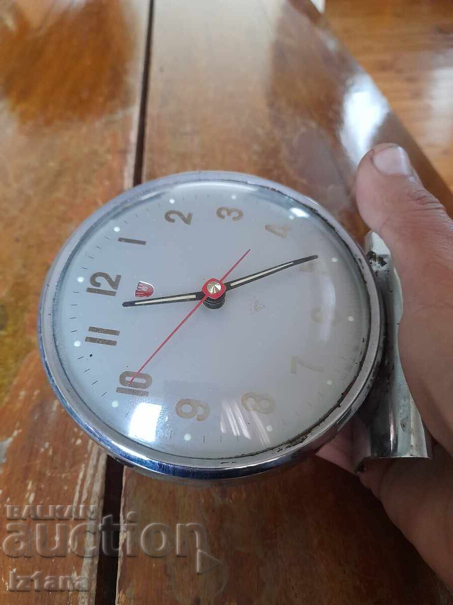 Стар настолен часовник будилник Diamond с цена € 16.00 | 31.29 лв. Стар настолен часовник будилник Diamond с цена € 16.00 | 31.29 лв.