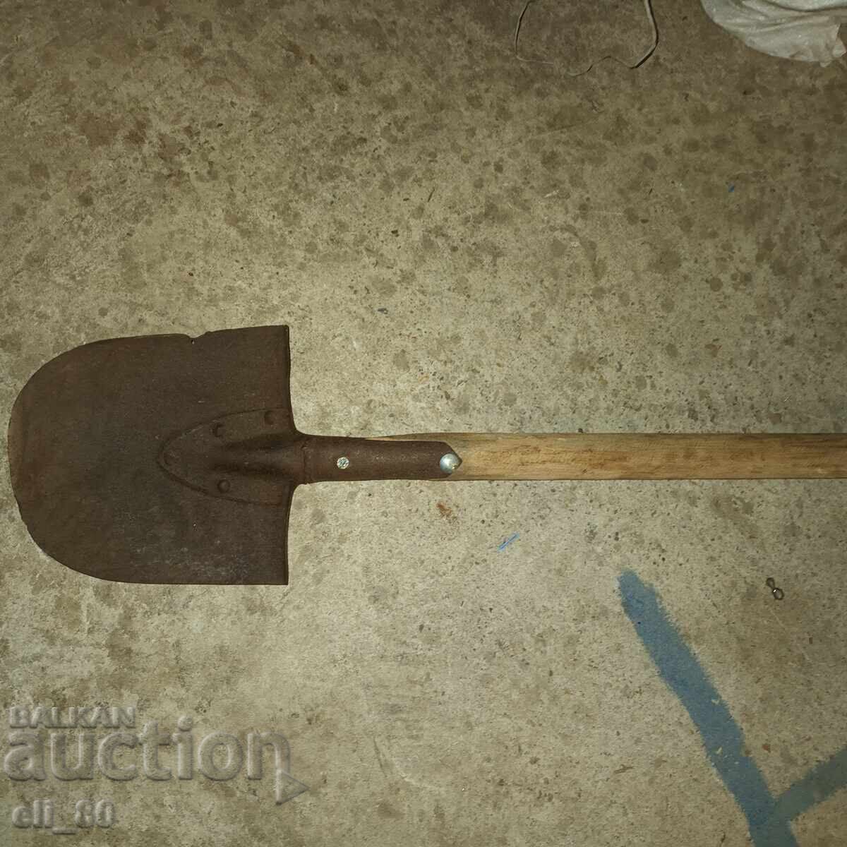 German Straight Shovel with price € 10.00 | 19.56 BGN