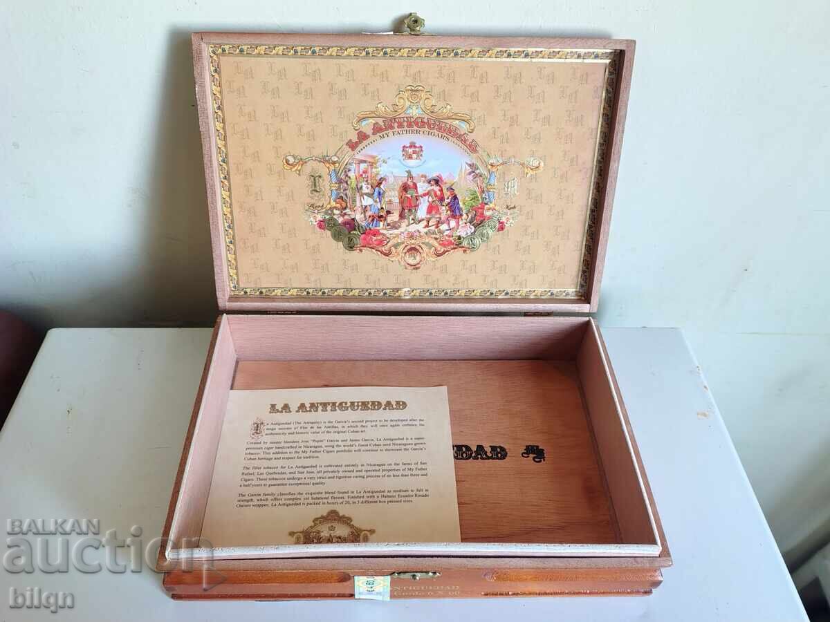 Auction  Very Rare Collector's Box of Cigars, Cigarettes