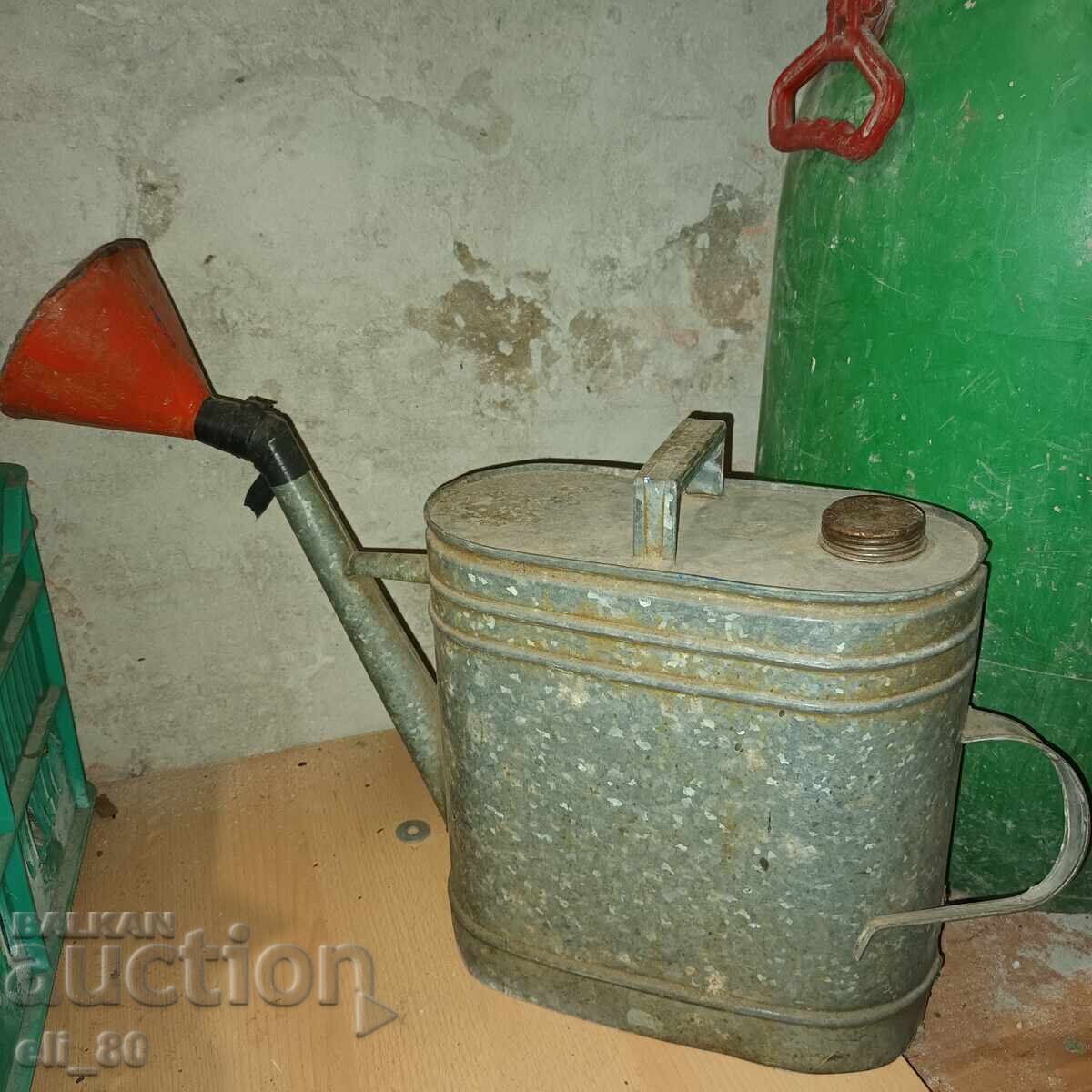 Μεταλλικό ποτιστήρι από γαλβανισμένη λαμαρίνα, δεν σκουριάζει