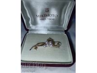 Broșă de aur de 18k Mikimoto cu perle