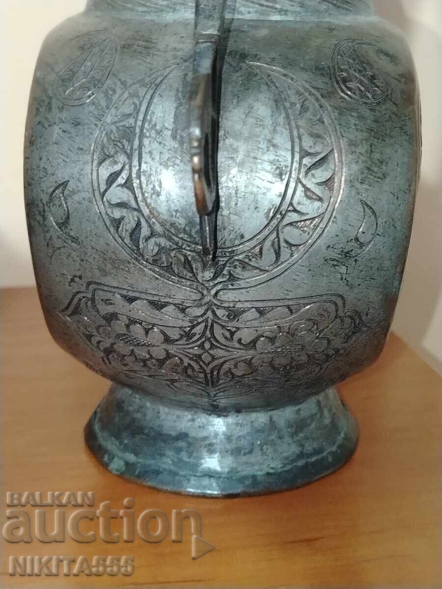 Παράδοση Πολύ παλιό όμορφο αραβικό μπρίκι