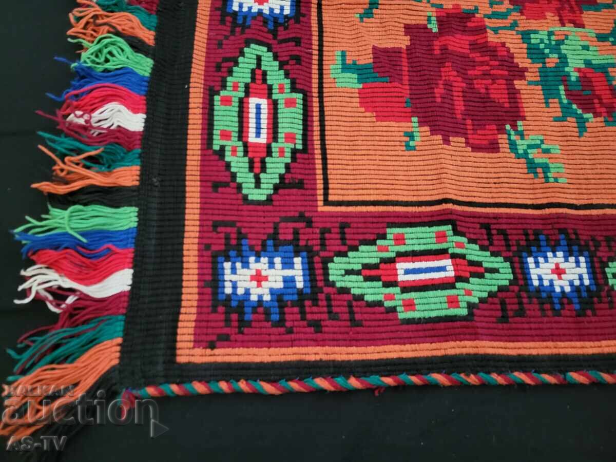 Δημοπρασία Χαλί με τριαντάφυλλα