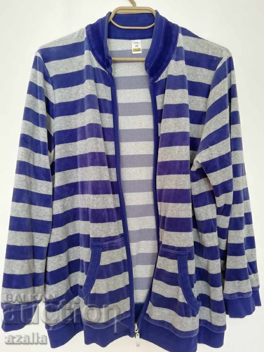 Auction  Women's plush jacket