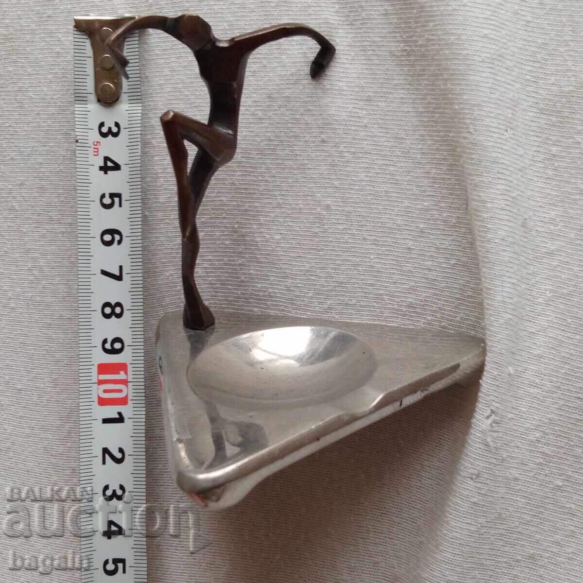 Livrarea Sculptură de bronz. Joséphine Baker