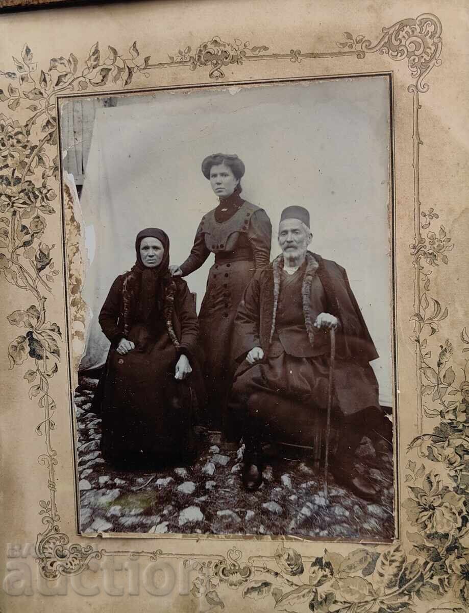 Παράδοση Ποτούρι Πολύ Παλιά Οικογενειακή Φωτογραφία Φωτογραφία Κορνίζα Χαρτόνι