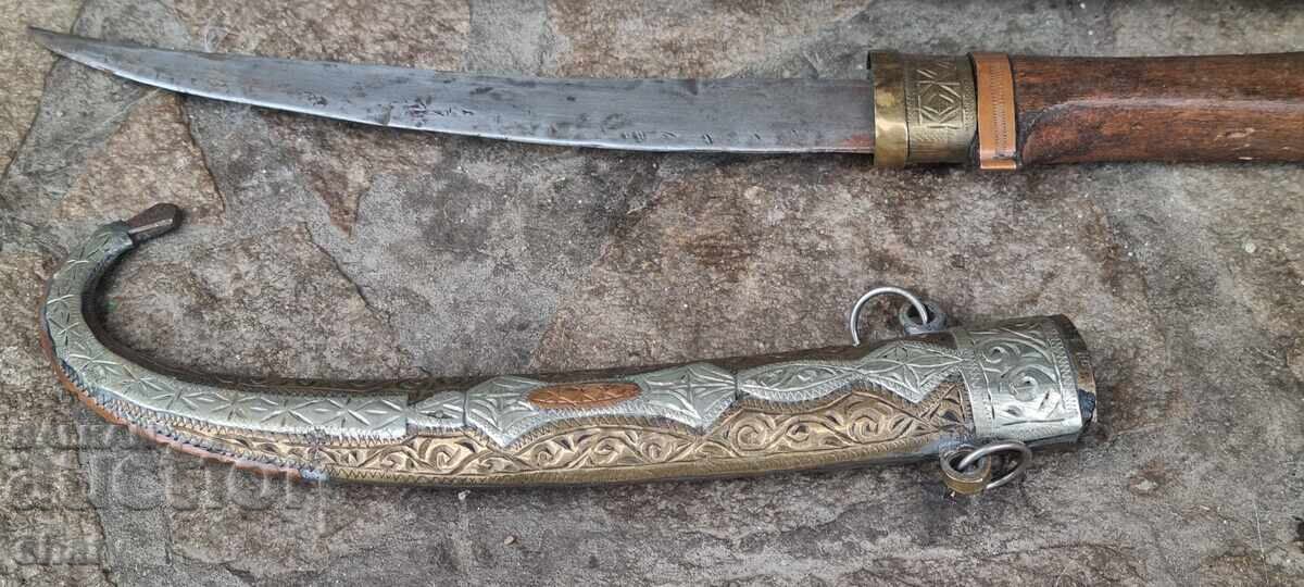 Ένα παλιό στιλέτο. Μαχαίρι. Στιλέτο. Κουμάγια με τιμή € 65.00 | 127.13 BGN