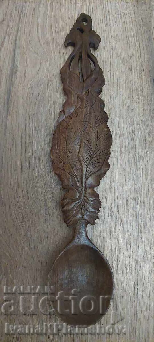 Sculptură în lemn pentru cunoscători Sculptură în lemn pentru cunoscători