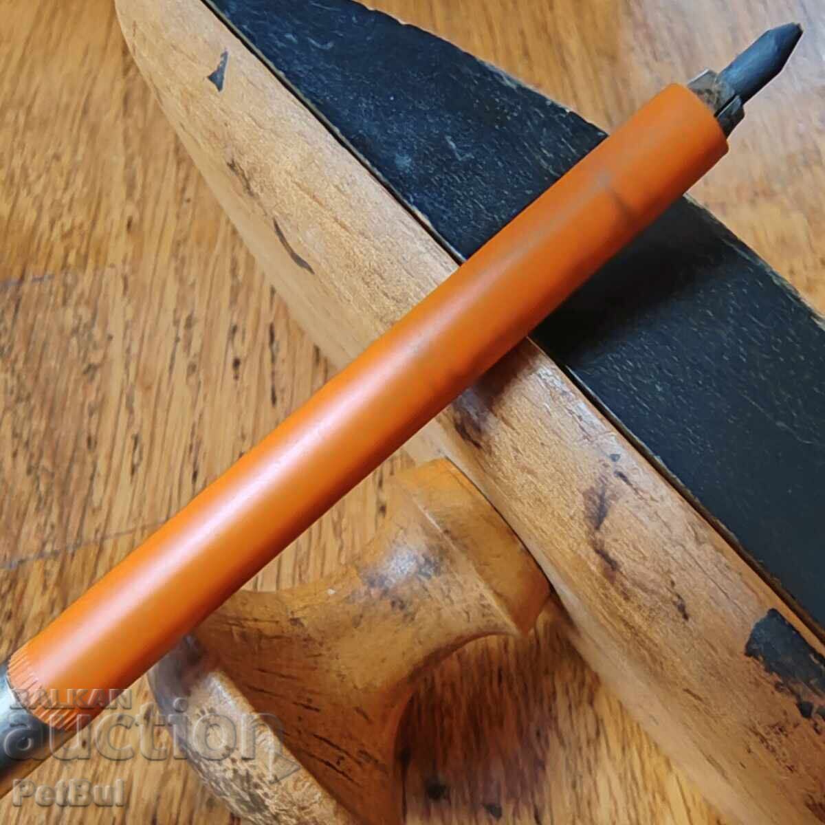 Стар Руски Пиромолив Автоматичен Молив с Графит 1950 Жълт с цена € 12.00 | 23.47 лв. Стар Руски Пиромолив Автоматичен Молив с Графит 1950 Жълт с цена € 12.00 | 23.47 лв.