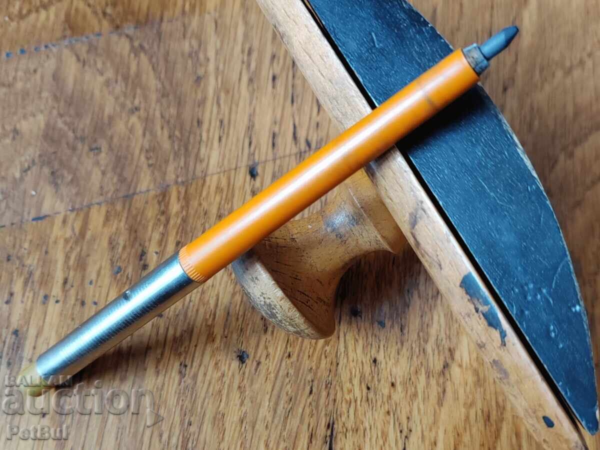 Аукцион Стар Руски Пиромолив Автоматичен Молив с Графит 1950 Жълт Аукцион Стар Руски Пиромолив Автоматичен Молив с Графит 1950 Жълт