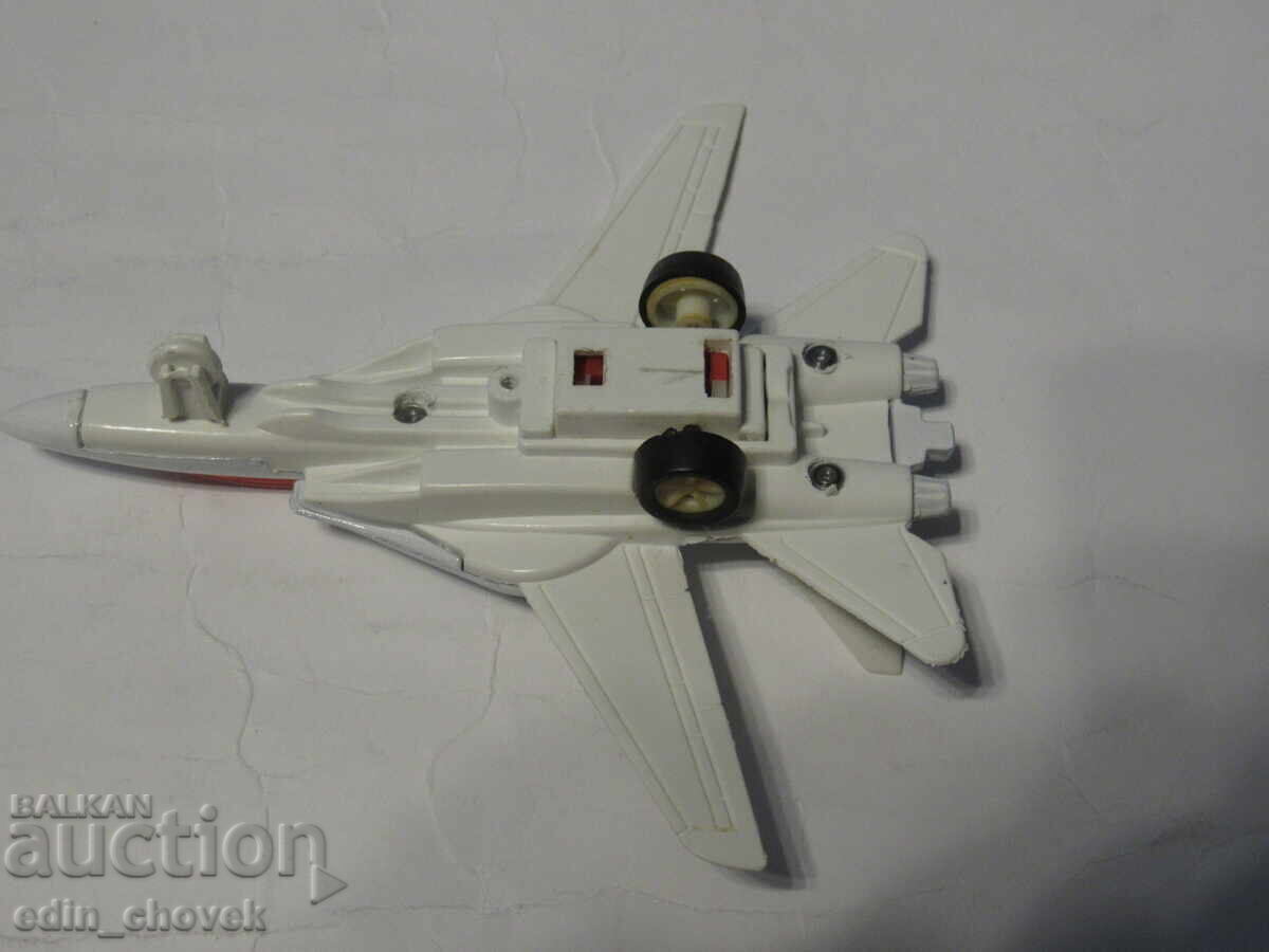 Auction  Plastic toy airplanes - lot of 3 pieces