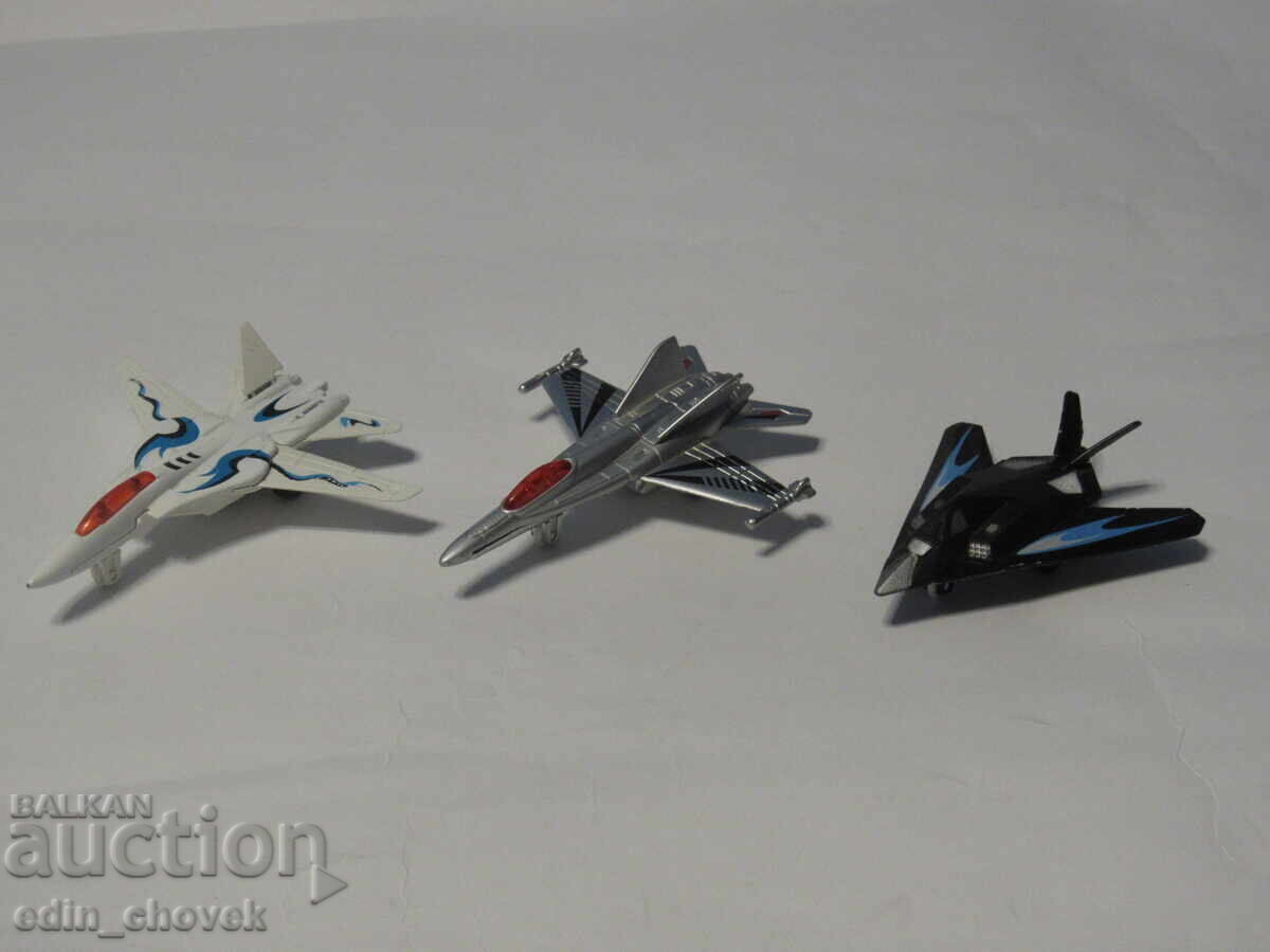 Plastic toy airplanes - lot of 3 pieces