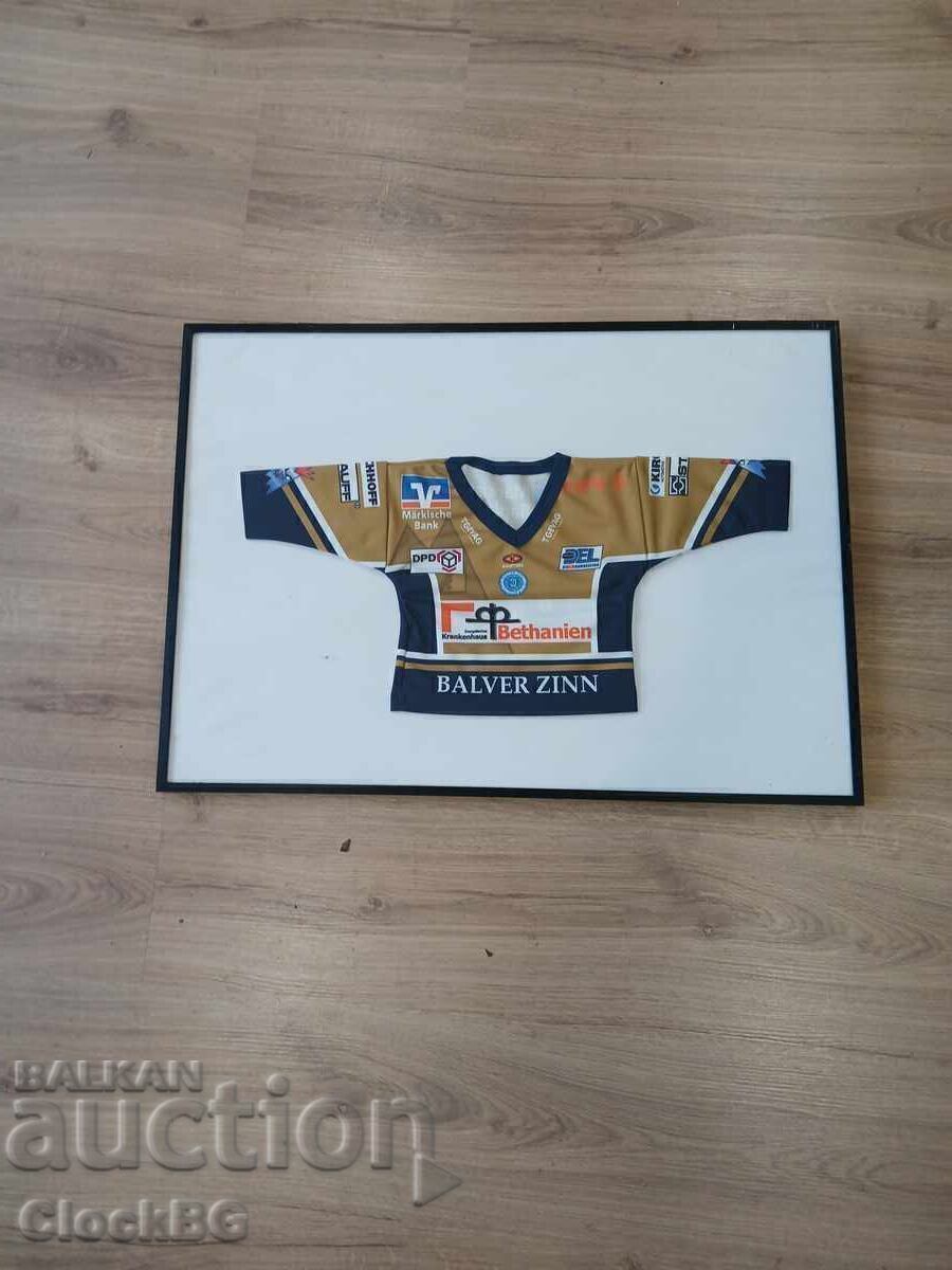 Afisaj tricou de hochei pe gheață înrămat – Liga Germană DEL Afisaj tricou de hochei pe gheață înrămat – Liga Germană DEL