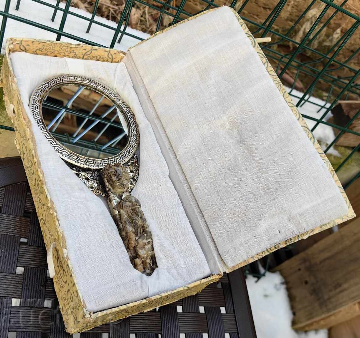 ΕΞΑΙΡΕΤΙΚΟΣ ΚΑΘΡΕΦΤΗΣ ΣΕ ΜΕΤΑΛΛΙΚΟ ΠΛΑΙΣΙΟ ΚΑΙ ΚΟΚΚΑΛΙΝΟ ΠΛΑΙΣΙΟ με τιμή € 29.00 | 56.72 BGN