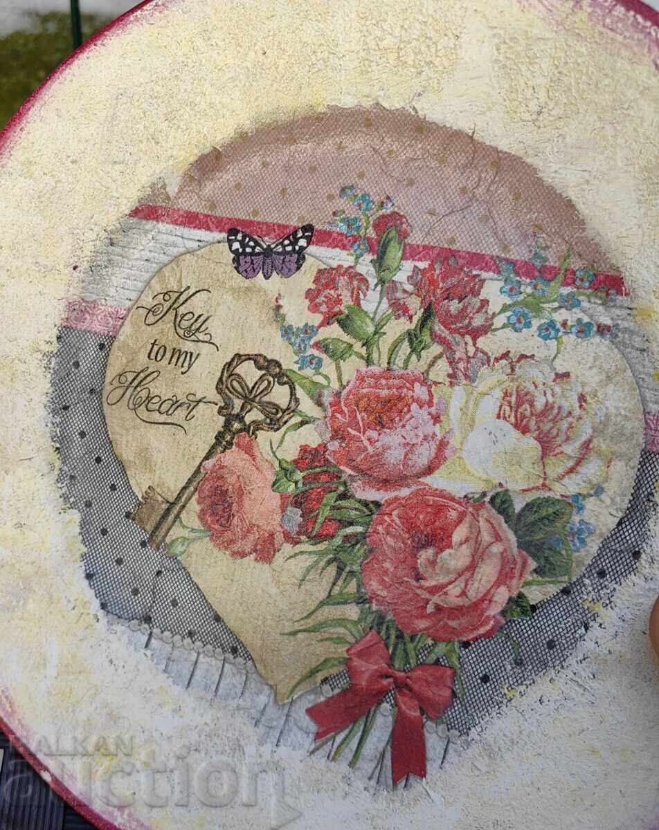 PLATĂ DE PORCELAN cu preț € 12.00 | 23.47 BGN