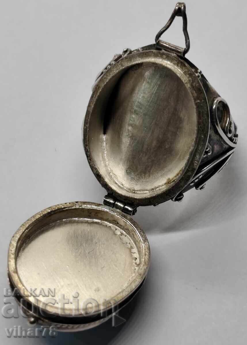 Δημοπρασία Ασημένιο δαχτυλίδι με τυρκουάζ και μυστικό διαμέρισμα