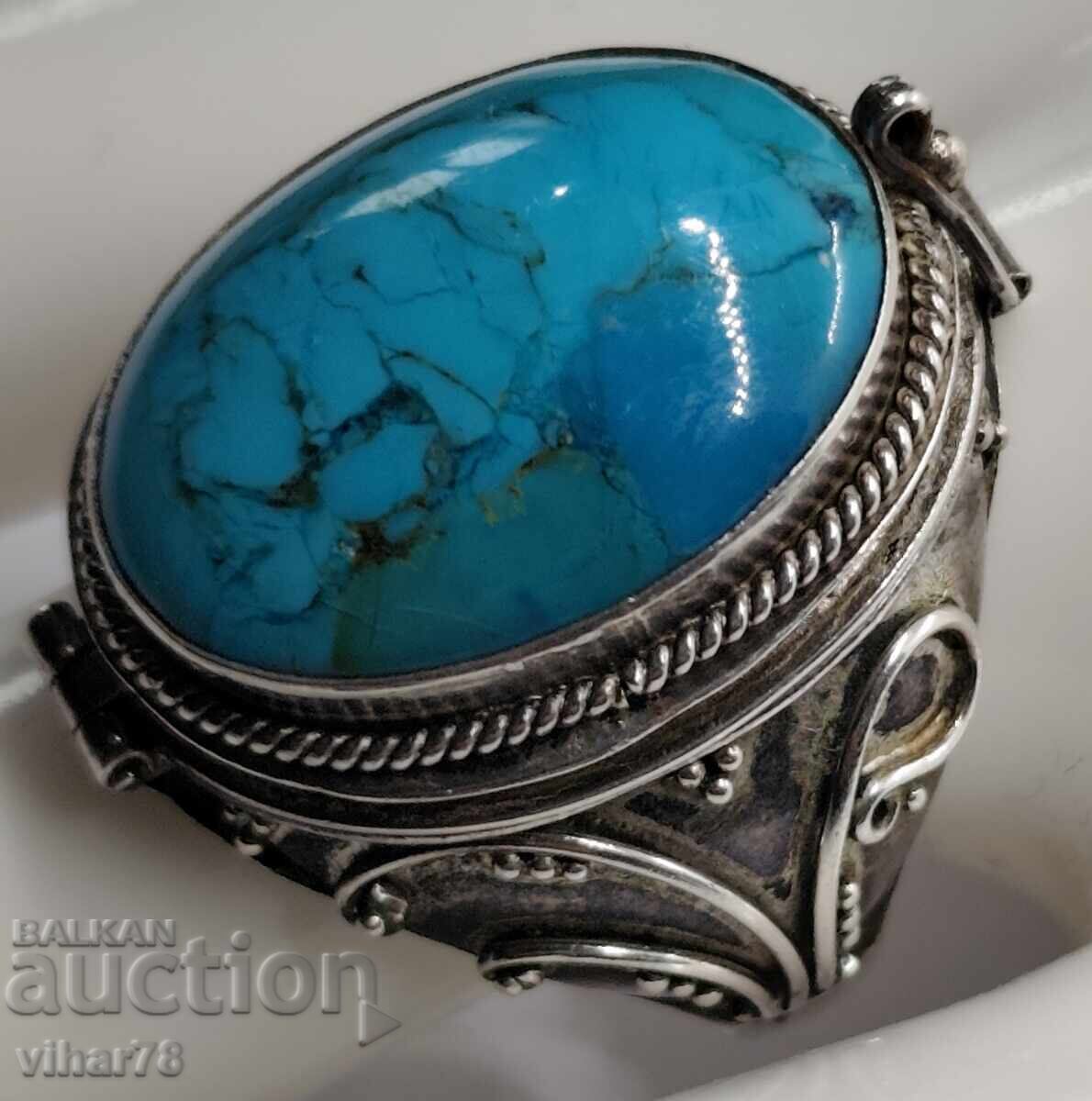 Ασημένιο δαχτυλίδι με τυρκουάζ και μυστικό διαμέρισμα