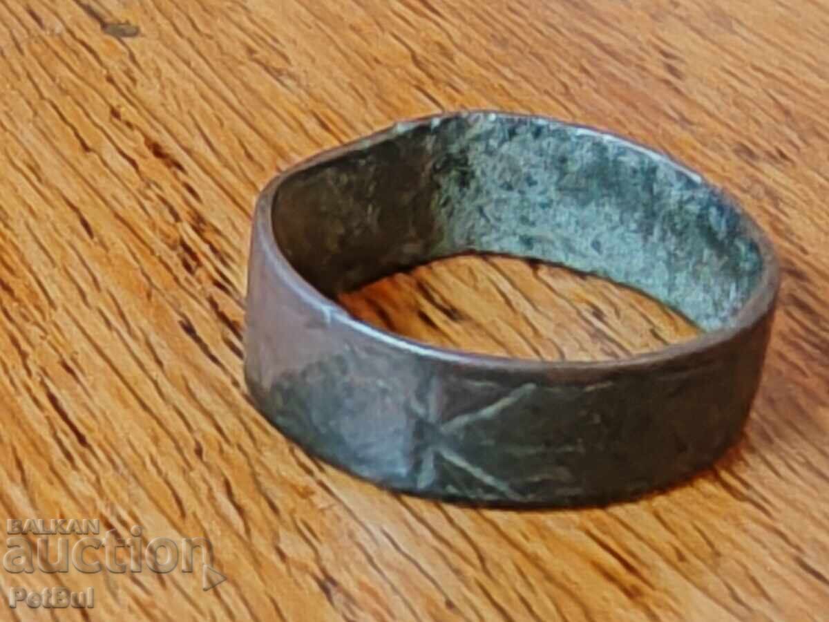 Πολεμική Τέχνη Παλιό Γυναικείο Χάλκινο Δαχτυλίδι Με Φιγούρες με τιμή € 11.00 | 21.51 BGN