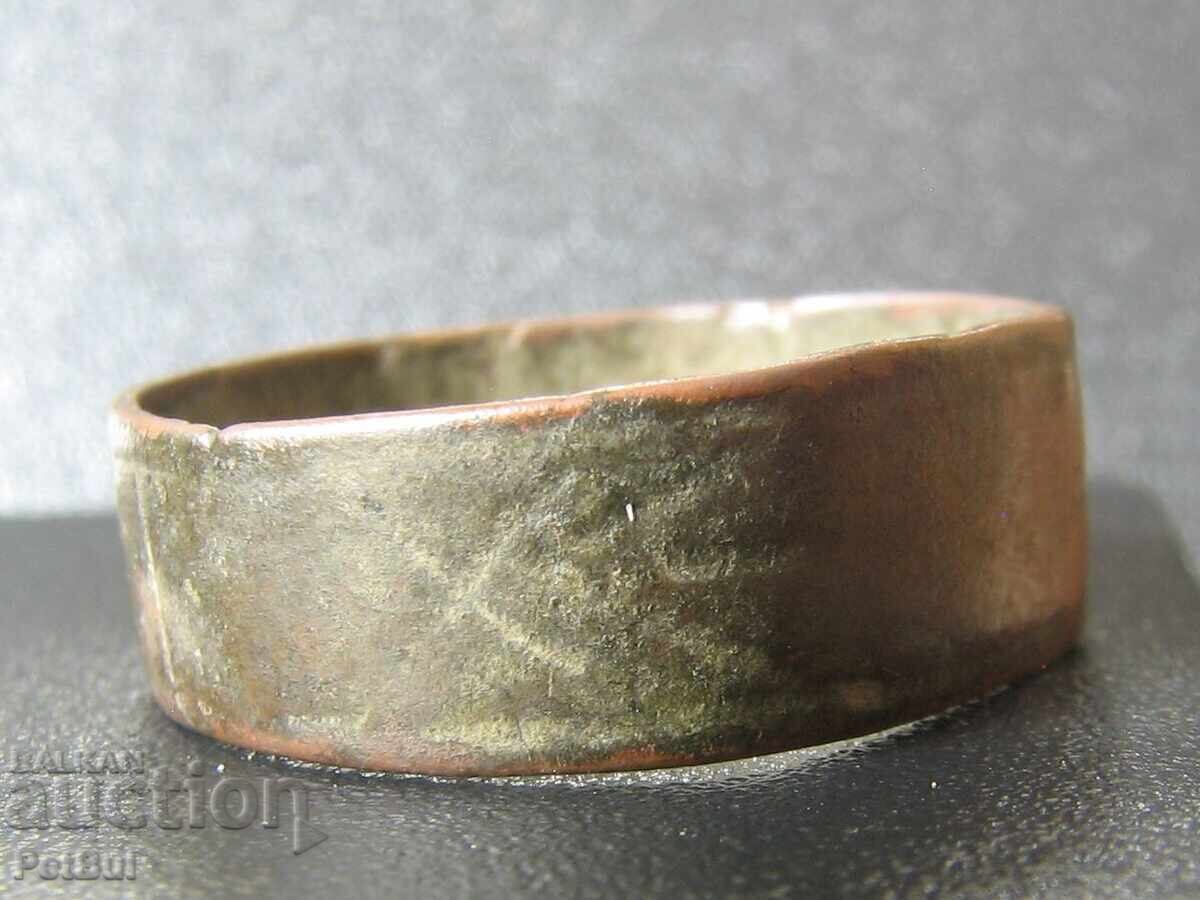 Πολεμική Τέχνη Παλιό Γυναικείο Χάλκινο Δαχτυλίδι Με Φιγούρες - 5