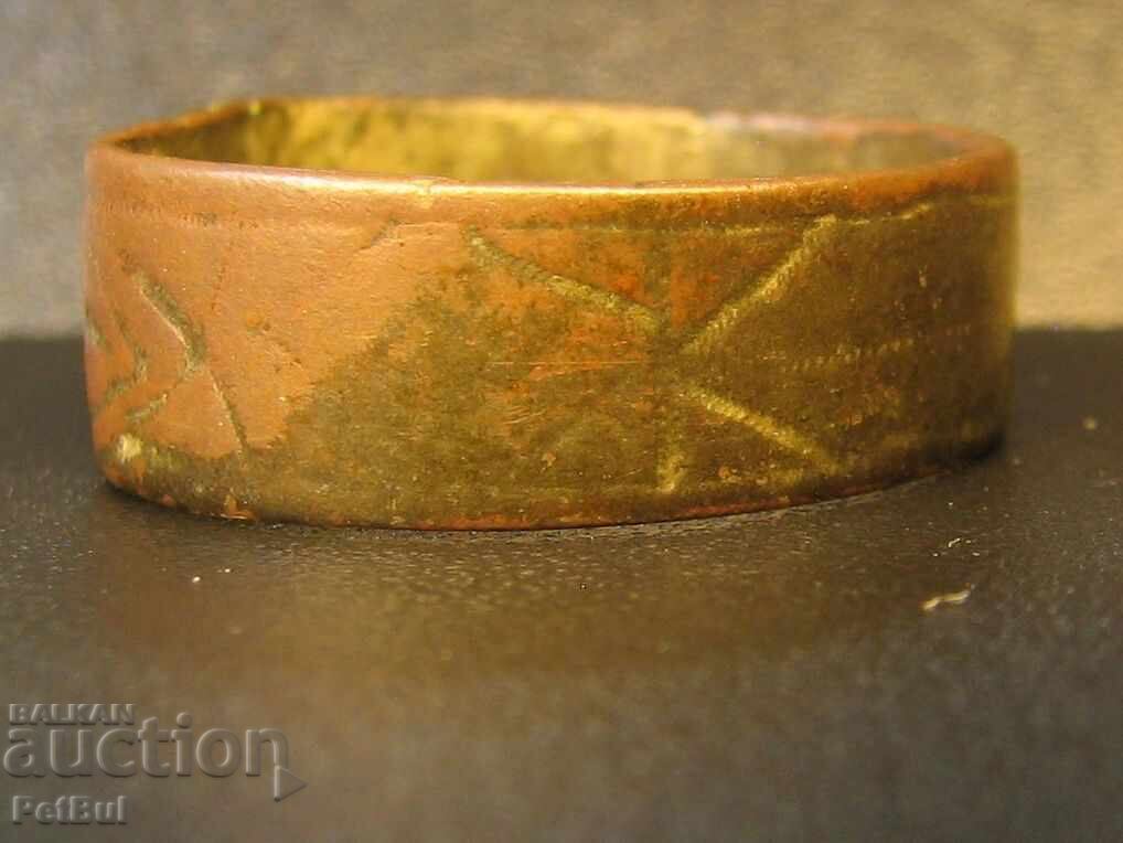 Πολεμική Τέχνη Παλιό Γυναικείο Χάλκινο Δαχτυλίδι Με Φιγούρες - 6