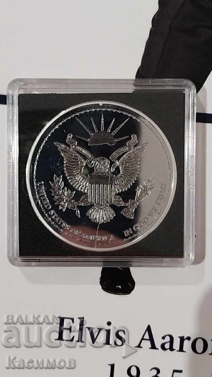 Ασημένια Πλακέτα για τα 90α Γενέθλια του Έλβις με τιμή € 100.00 | 195.58 BGN Ασημένια Πλακέτα για τα 90α Γενέθλια του Έλβις με τιμή € 100.00 | 195.58 BGN