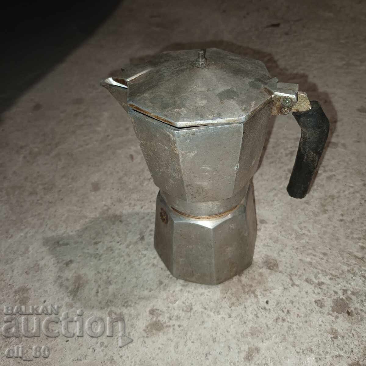 Cafetieră mare Cafetieră mare