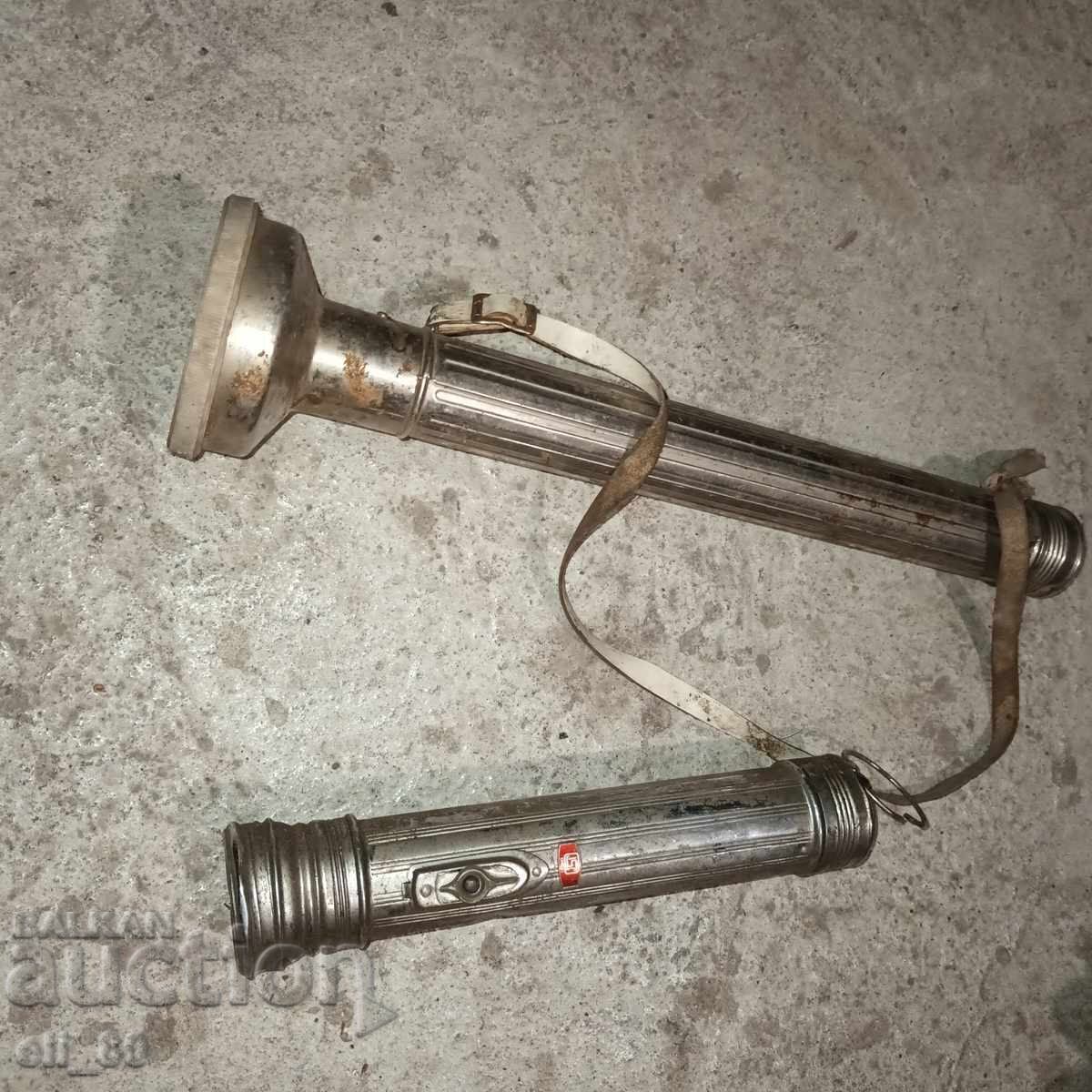 Două felinare retro cu preț € 1.00 | 1.96 BGN