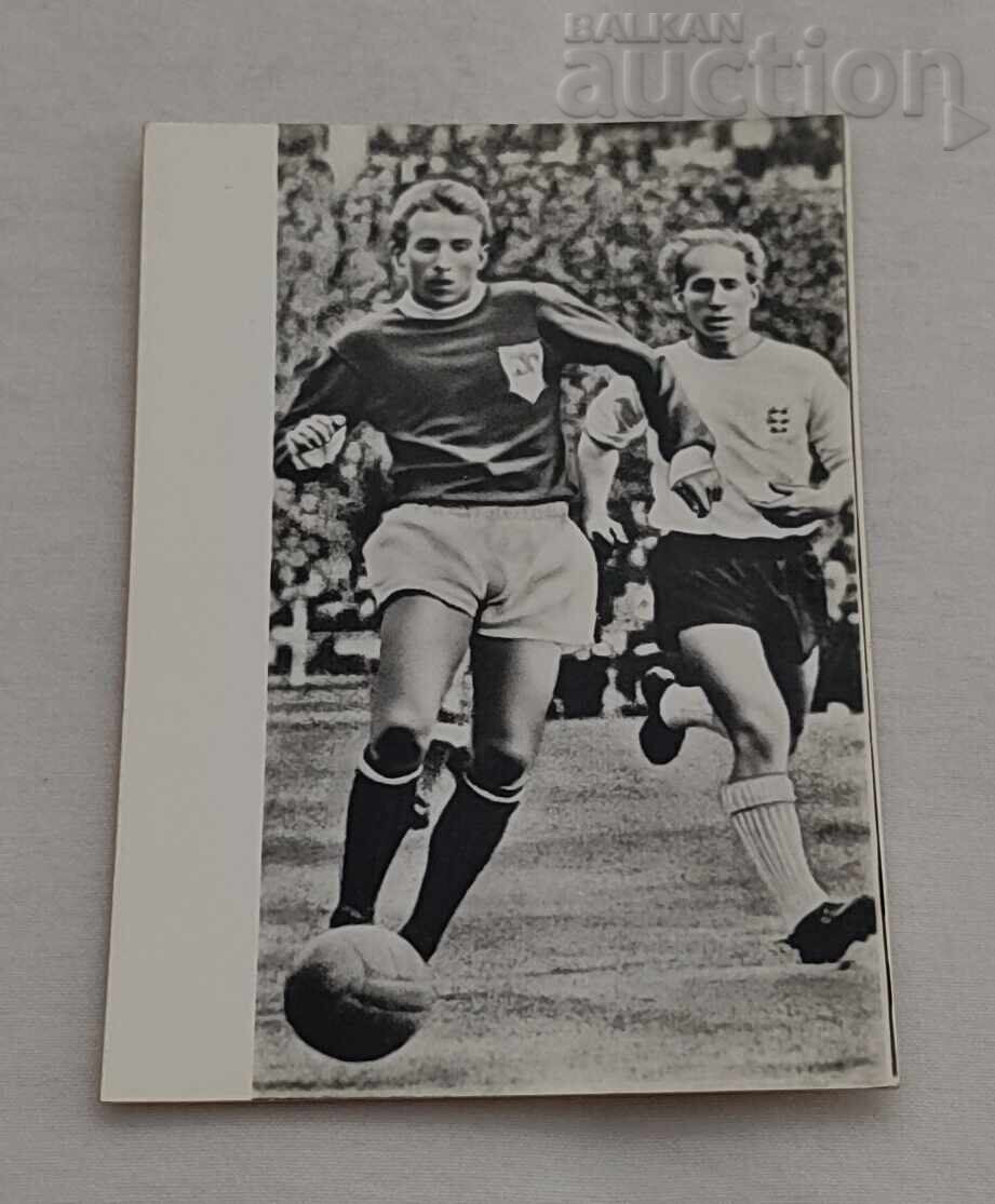 DENIS LAW FOTBAL P. K. 197.. g