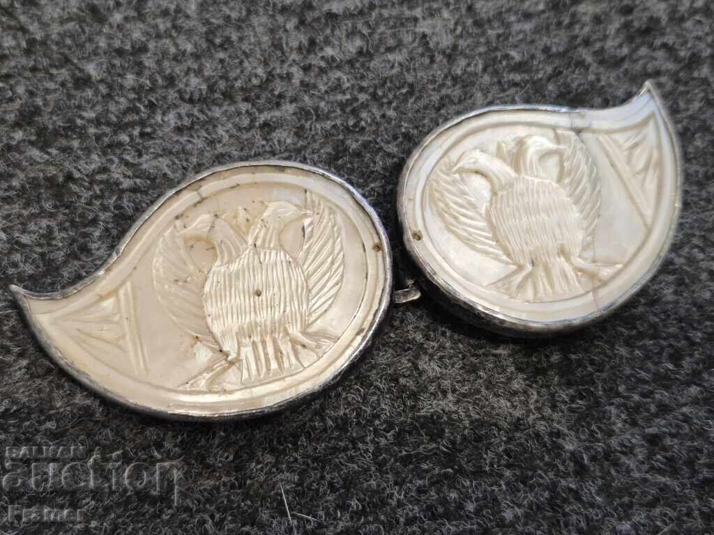 Сребърна Пафта с ръчно резбован седеф сребърни пафти с цена € 185.00 | 361.83 лв.